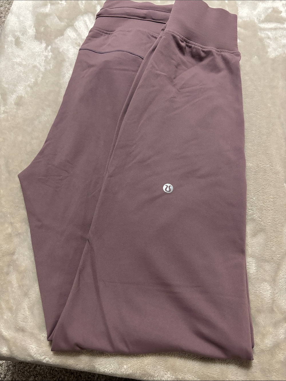 lululemon athletica Women's Joggers in Mauve Plum